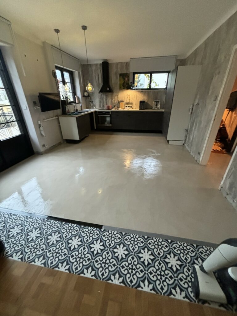 Réfection sols Saint-Max parquet béton ciré carreaux ciment MAN OF STYLE vernis brillant maison